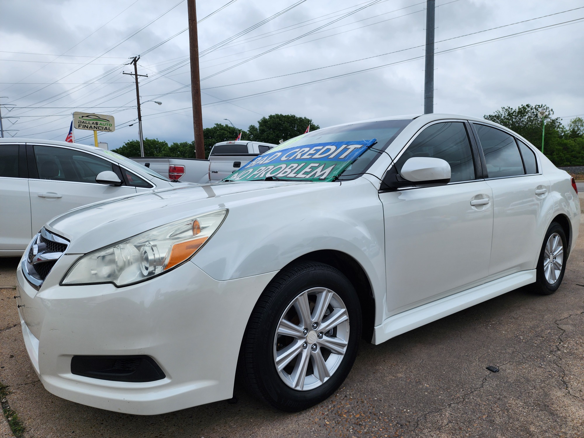 2012 DIAMOND WHITE Subaru Legacy Premium (4S3BMCB61C3) with an 2.5L H4 SOHC 16V engine, Continuously Variable Transmission transmission, located at 2660 S.Garland Avenue, Garland, TX, 75041, (469) 298-3118, 32.885387, -96.656776 - Photo #7